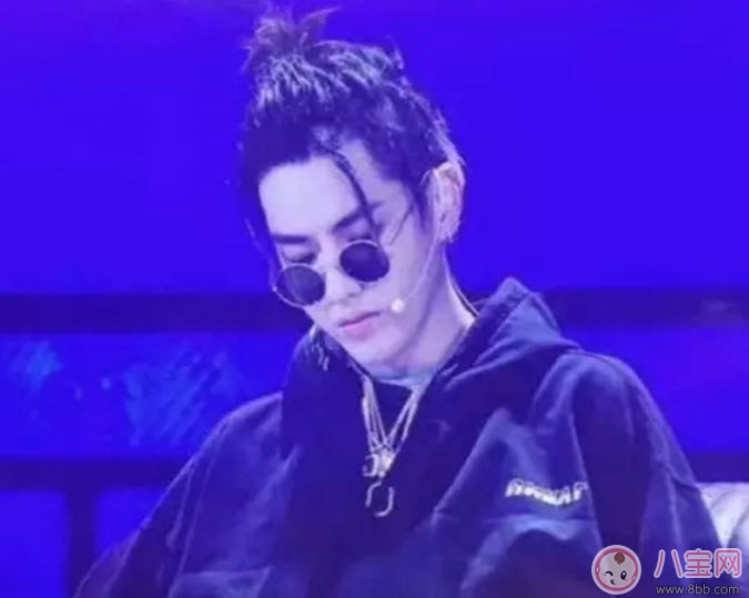 吳亦凡菠蘿頭發型圖片 2017吳亦凡發型圖片盤點
