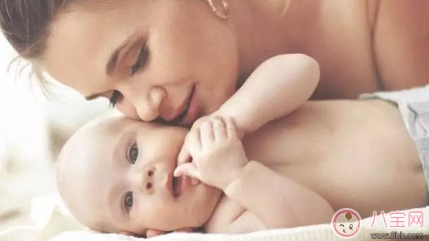 寶寶母乳過敏的癥狀有哪些 寶寶母乳過敏能打疫苗嗎