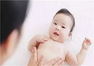寶寶腸脹氣的癥狀有哪些 怎么緩解寶寶腸脹氣