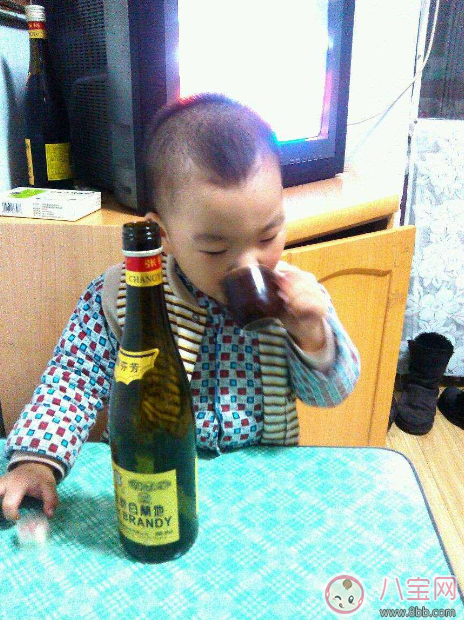 孩子被慫恿喝下半杯白酒進重癥監護室 孩子為什么不能喝白酒