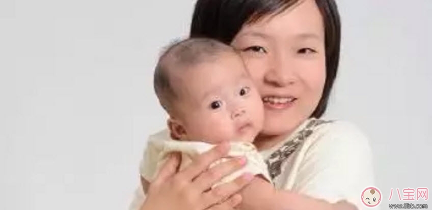 陳曉抱娃姿勢專業 什么樣的抱娃姿勢寶寶最舒服