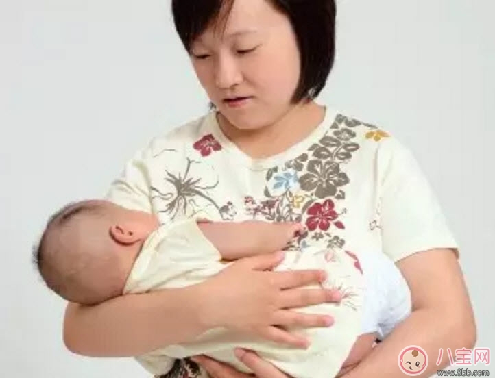 陳曉抱娃姿勢專業 什么樣的抱娃姿勢寶寶最舒服