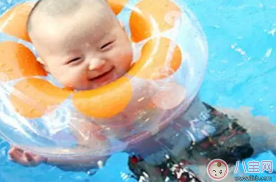 寶寶多大可以游泳 夏天寶寶游泳用什么游泳圈(游泳注意事項)