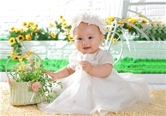 包貝爾罵哭女兒，只因她亂扔東西！怎么管才好？