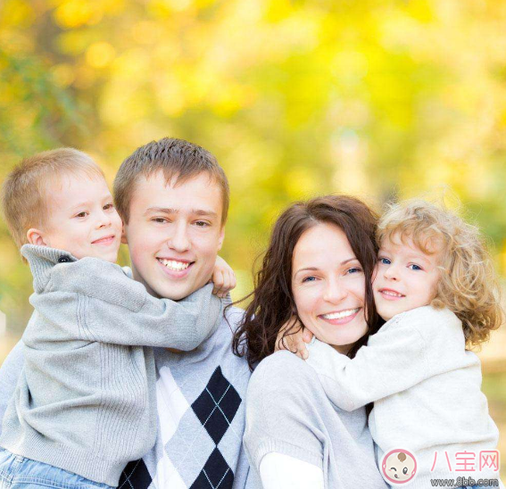 孩子太黏人怎么應付 過分依賴父母的孩子怎么培養