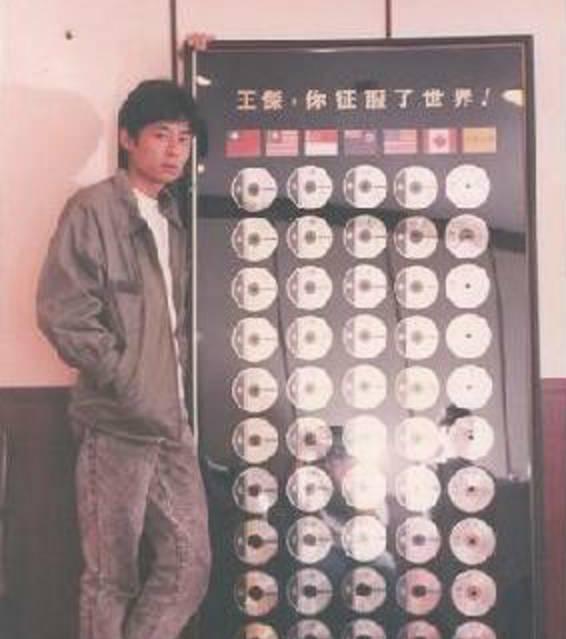 世界這首歌是誰唱的_歌詞我的世界是什么歌_世界是什么歌