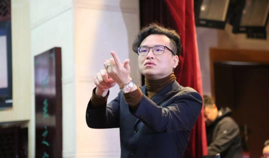 有一群小孩的僵尸電影叫什么名字叫什么意思_主角是一群小孩的僵尸電影_僵尸群中的